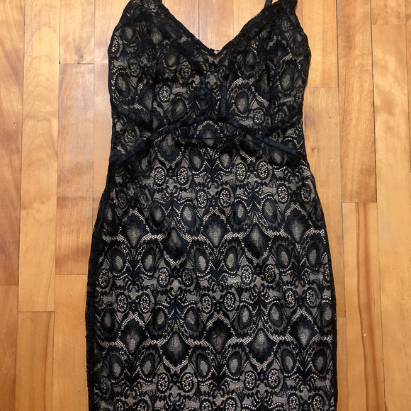 Guess - Little Black Dress in Lace - Picture 1 of 3